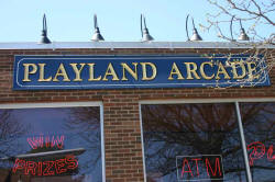 Playland-Arcade-Sign.jpg (49978 bytes)